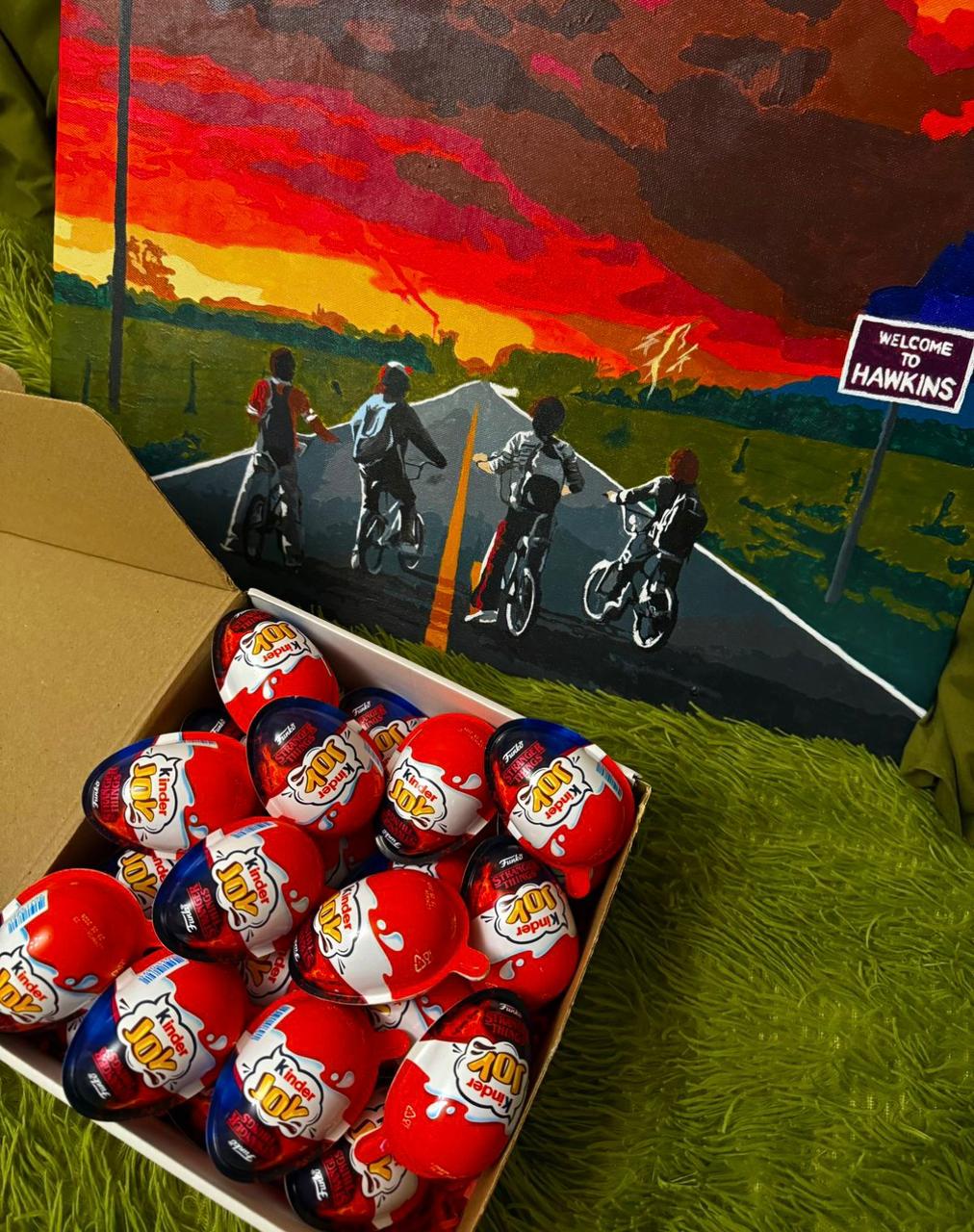 Stranger Things Kinder Joy